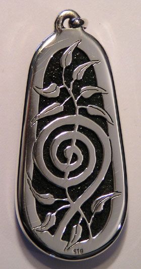 The other side of the pendant.